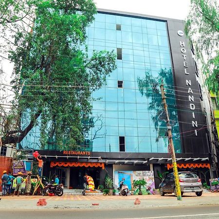 Hotel Nandini Baharampur Exteriör bild