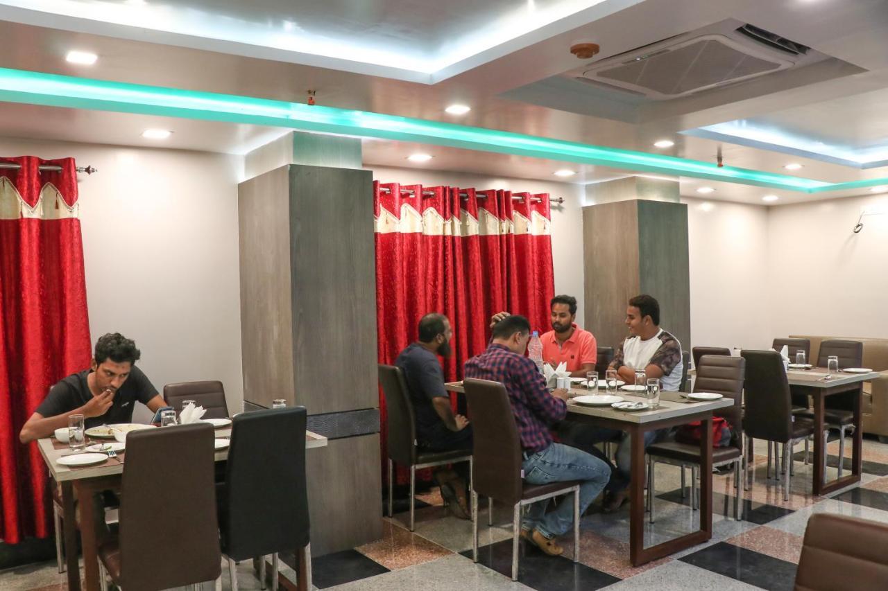 Hotel Nandini Baharampur Exteriör bild