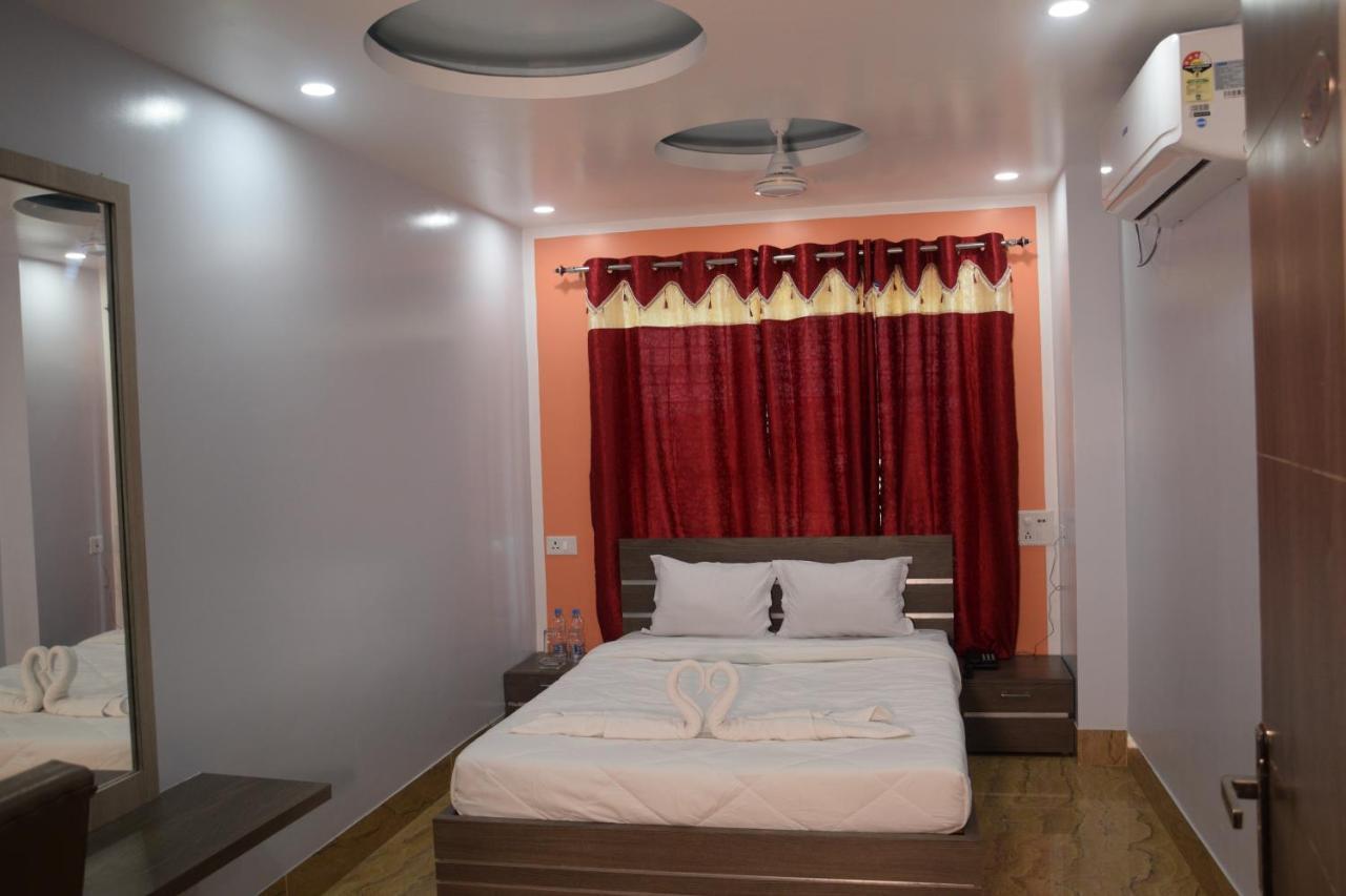 Hotel Nandini Baharampur Exteriör bild