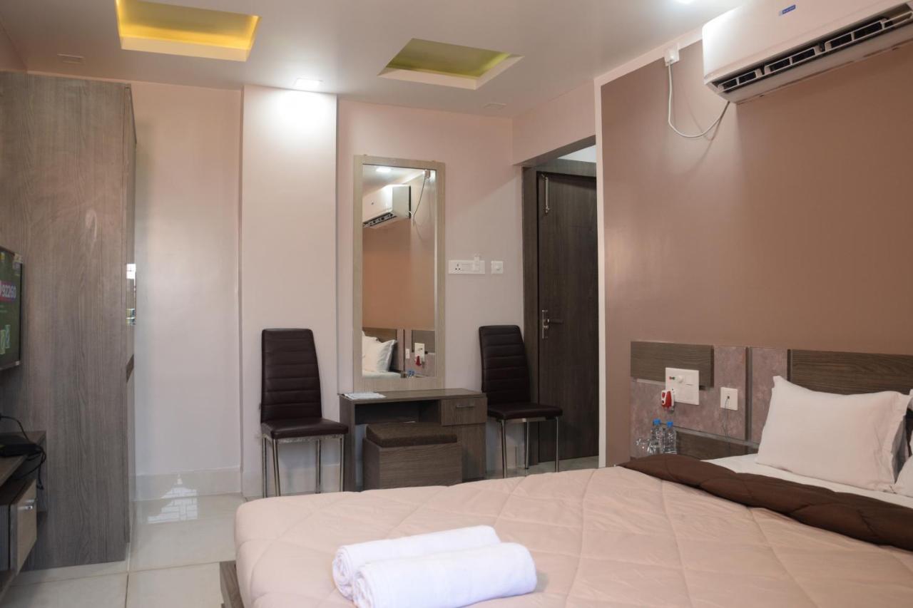 Hotel Nandini Baharampur Exteriör bild